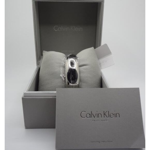 NWT- Calvin Klein Exquisite Silver-Tone Bangle Watch K1Y22102 - Picture 1 of 4